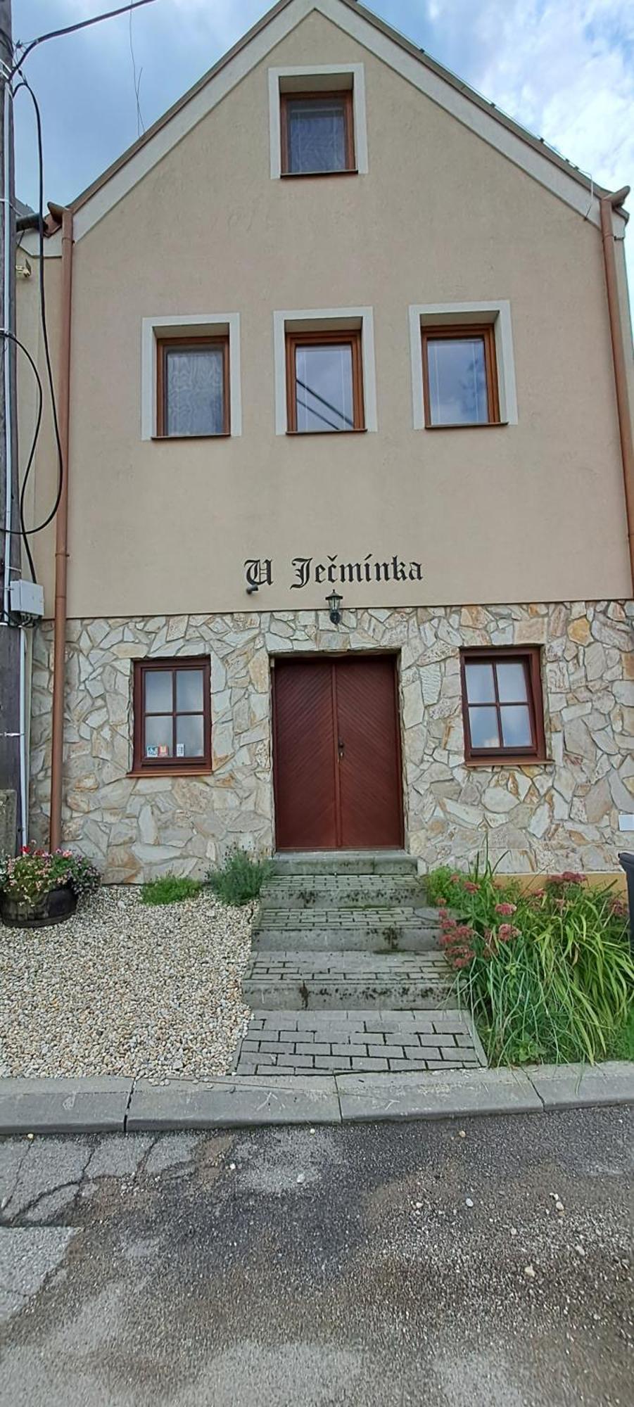 Villa U Jecminka Hlohovec Exterior foto